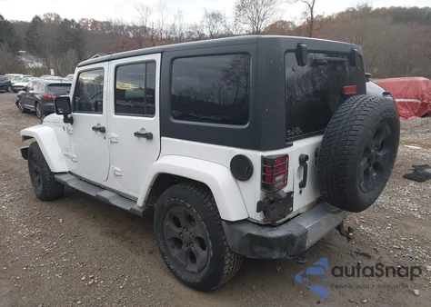 2015 Jeep Wrangler Unlimited Sahara z USA, uszkodzony, nr VIN 1C4BJWEG3FL689800